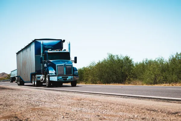 What’s Changing In Long-Haul Trucking? Key OTR Driver News