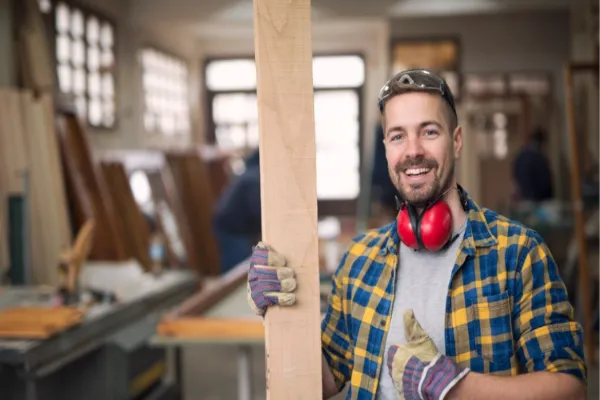 How To Hire Trusted Wood Fence Builders In Leawood?