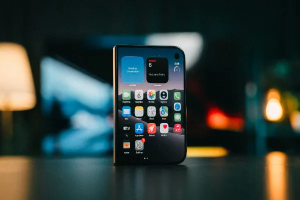 iPhone Duo Launch Day: What a Foldable Screen and On-Device AI Mean for Battery, Data and Your Wallet
