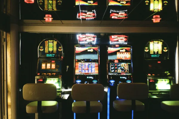 Prediction Market Promos vs. Slot Bonuses: Why the Wagering Math Works Differently